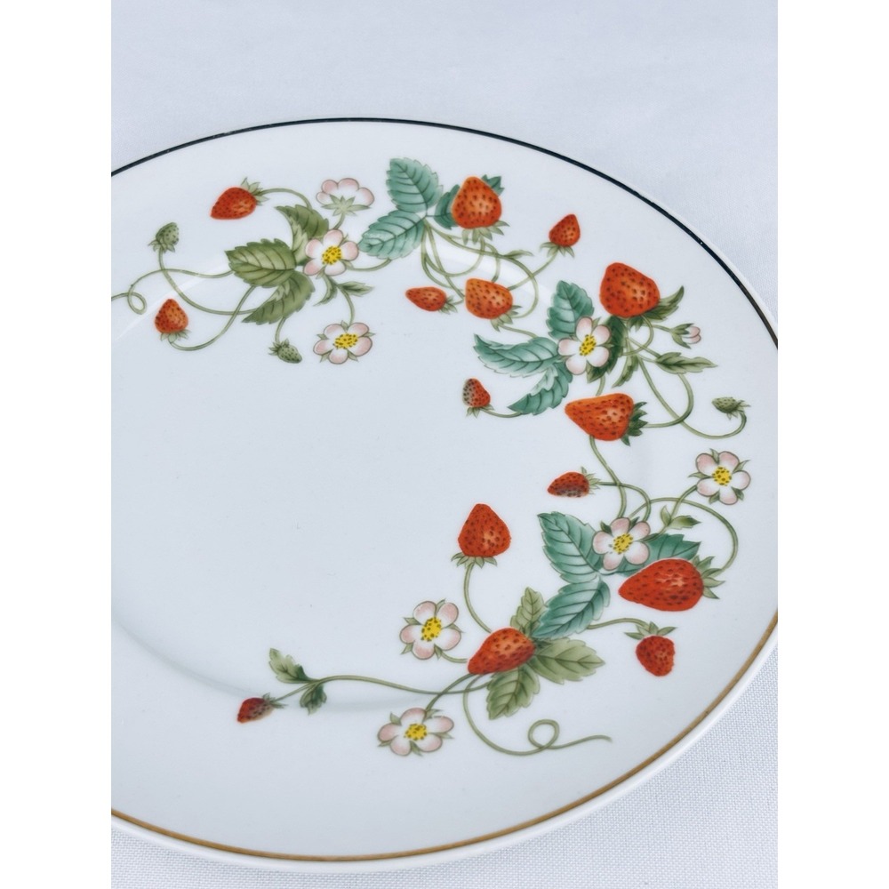 1978 Avon Strawberry Plate Fine Porcelain Hand Decorated 22K Gold Trim - Vintage